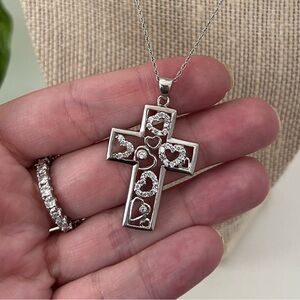 NEW Sterling Silver Cross Pendant with Chain, 925 Heart Jewellery ♥️
